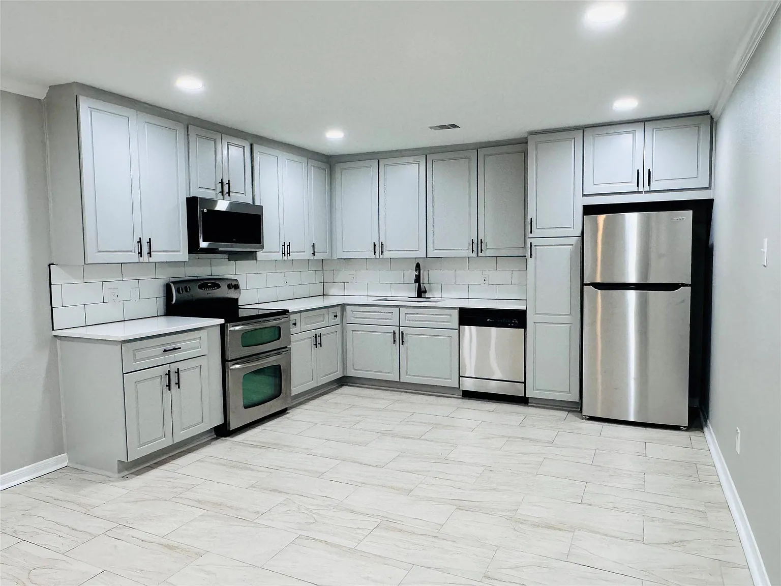2 bed, 2.0 bath, $1,700 — Photo 1