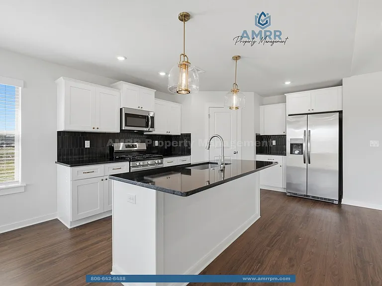 402 Cattleman Ln — Photo 8