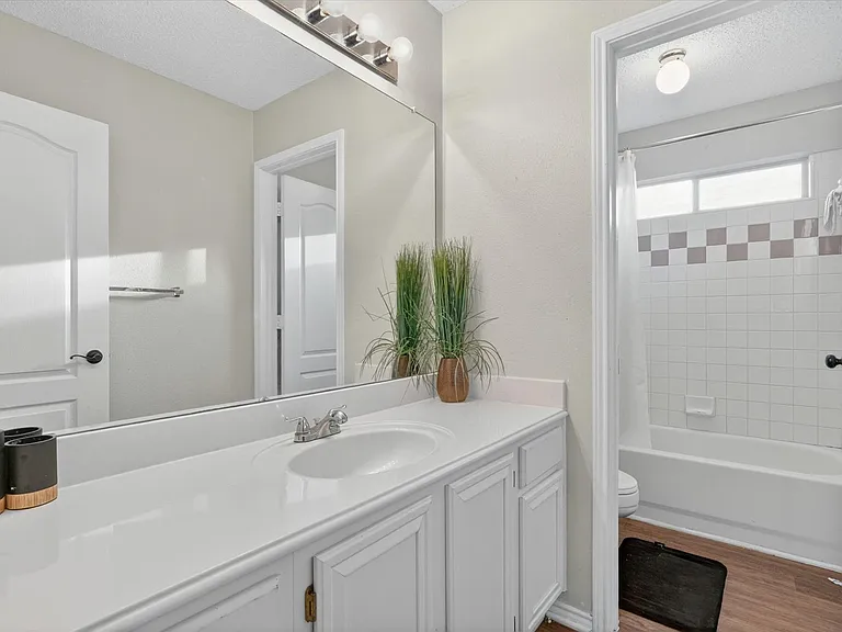 5825 Rockport Ln — Photo 23