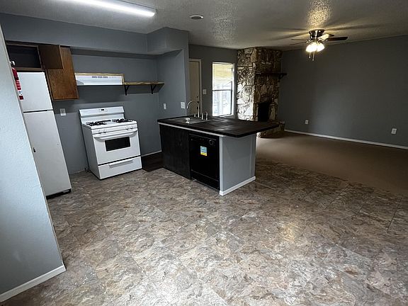 3rd image of 813 Bracewood Cir