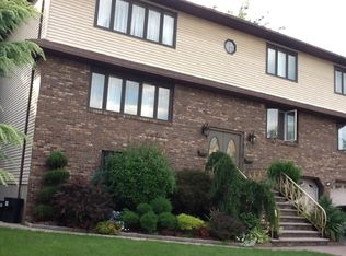 39 Charles St, Little Ferry, NJ 07643