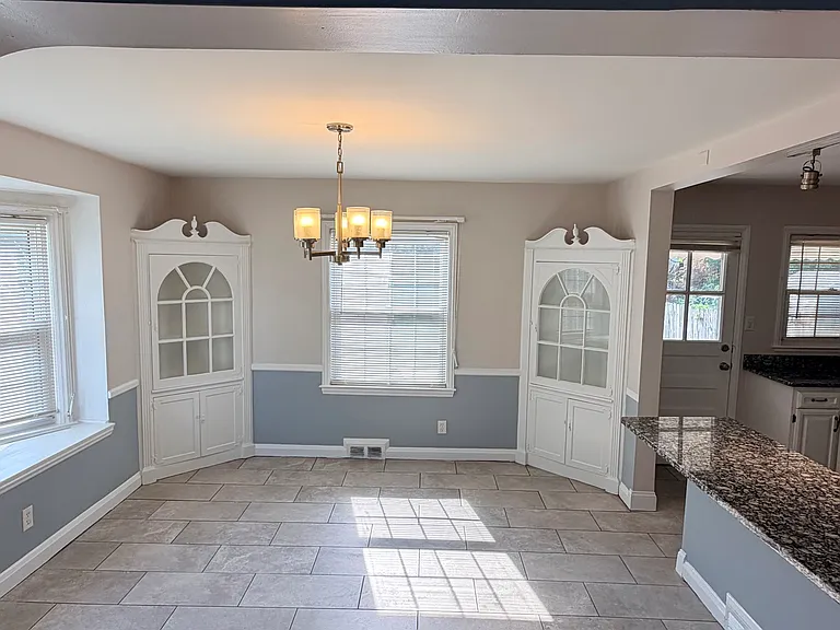 1832 Edgewood Rd — Photo 8