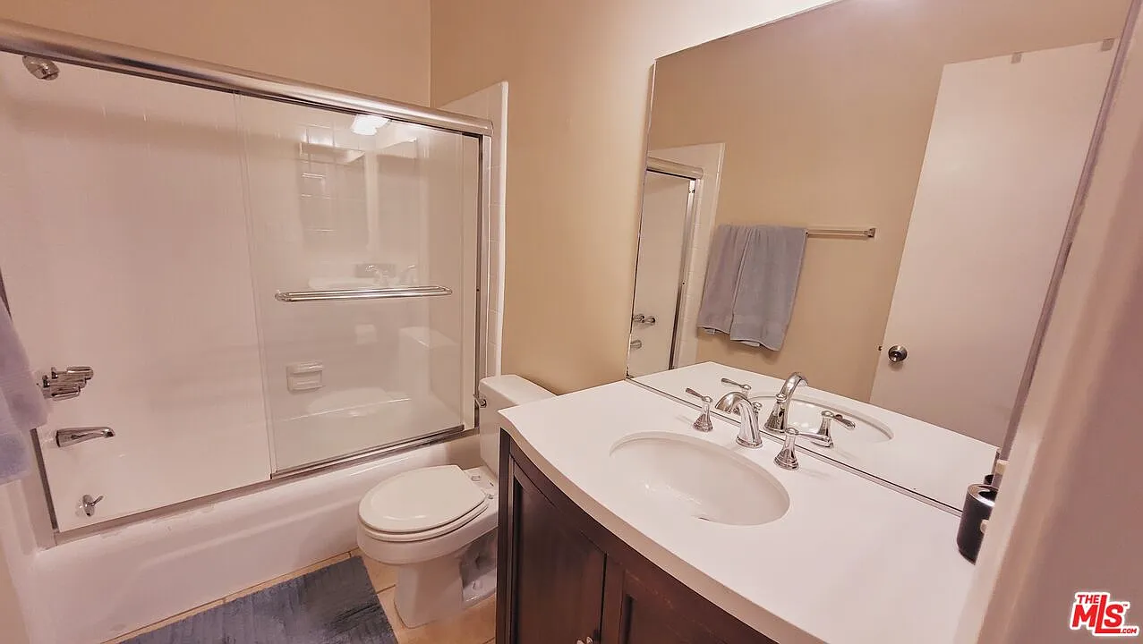 2 bed, 2.0 bath, 1250 sqft, $3,995 — Photo 4