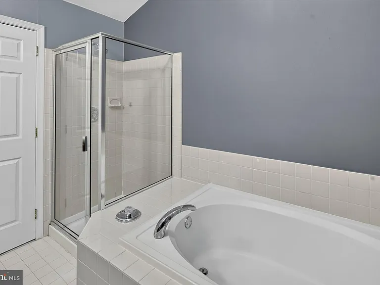 27 Lincoln Dr — Photo 18