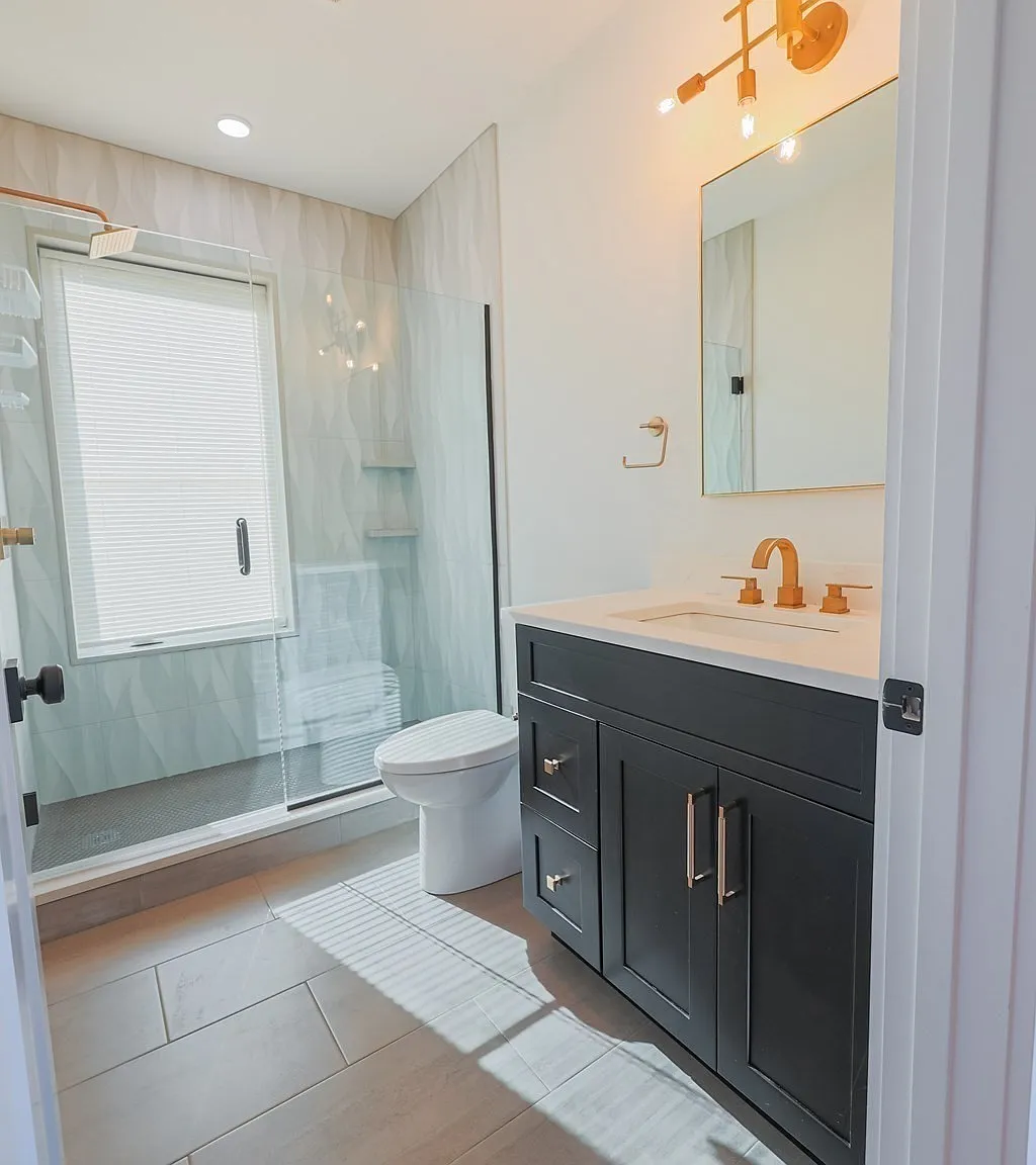 2 bed, 1.5 bath, 989 sqft, $3,000 — Photo 3