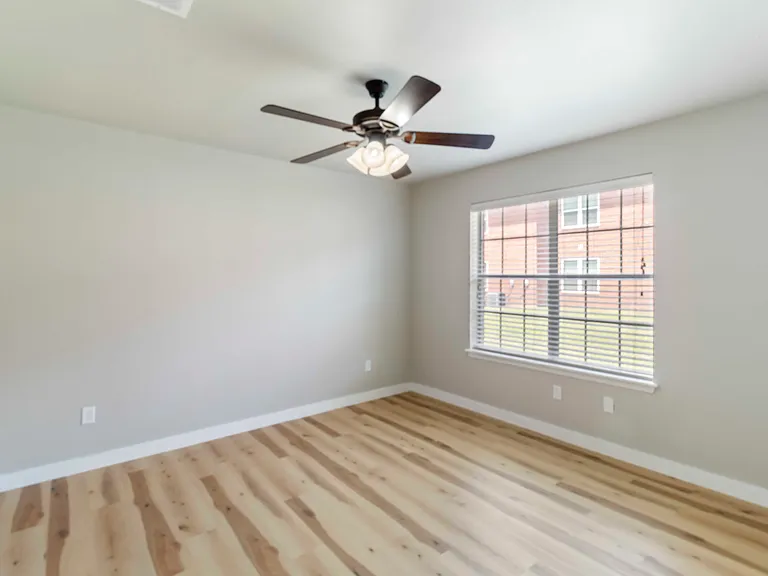 701 Balcones Dr #E — Photo 11