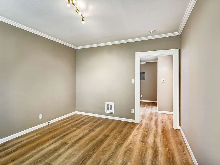 840 36th Ave — Photo 16