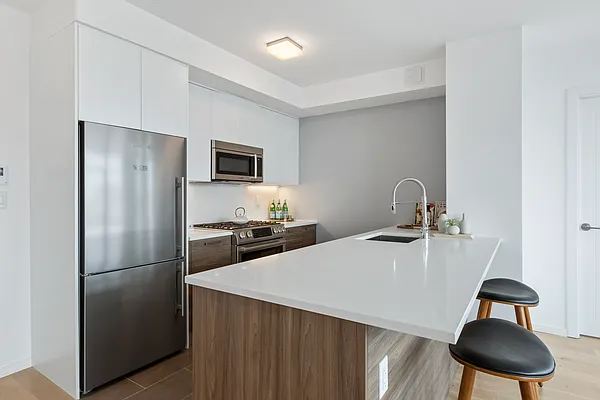 Rented by SERHANT. | media 2
