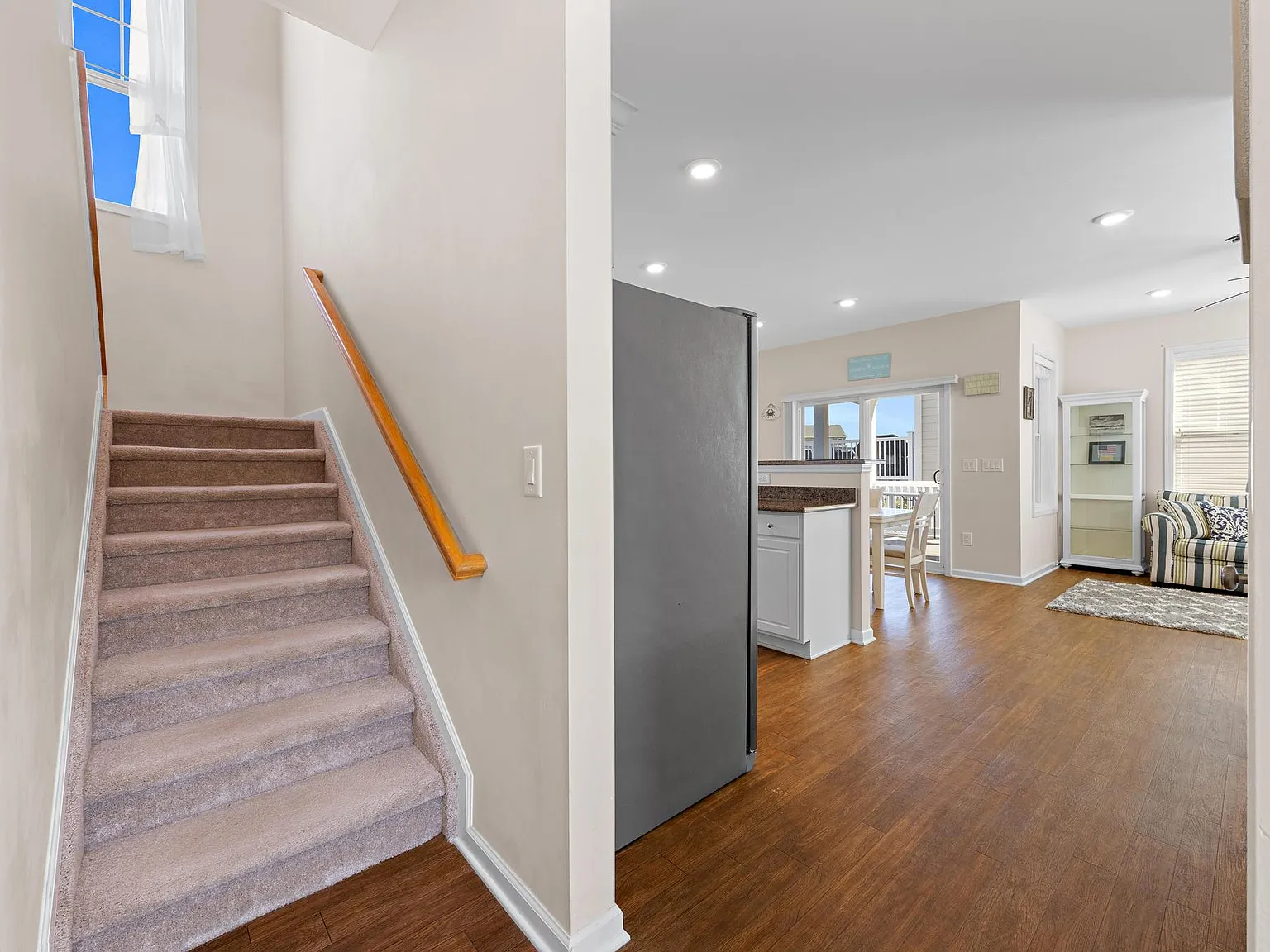 3 bed, 1435 sqft, $2,500 — Photo 2