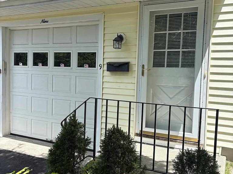 9 Pemberwick Rd — Photo 3