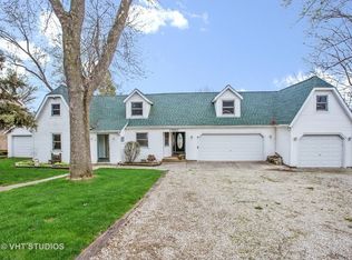 3905 E Lake Shore Dr, Wonder Lake, IL 60097