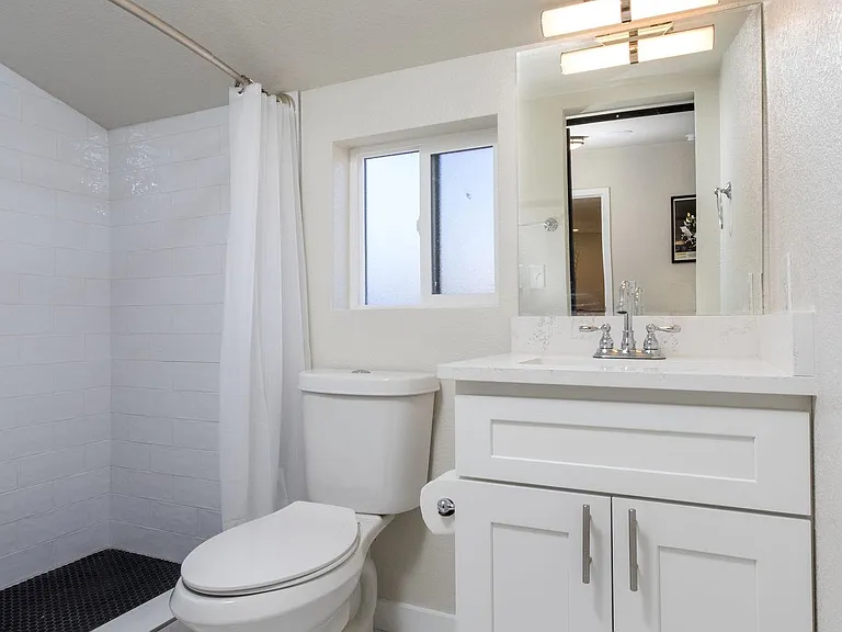 The "master" en suite bathroom.