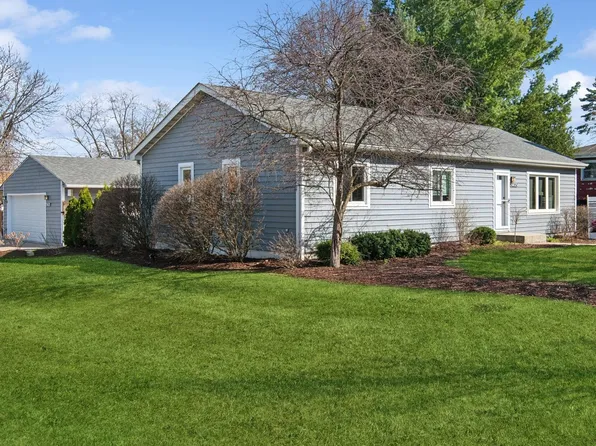 25W325 Armbrust Ave, Wheaton, IL 60187