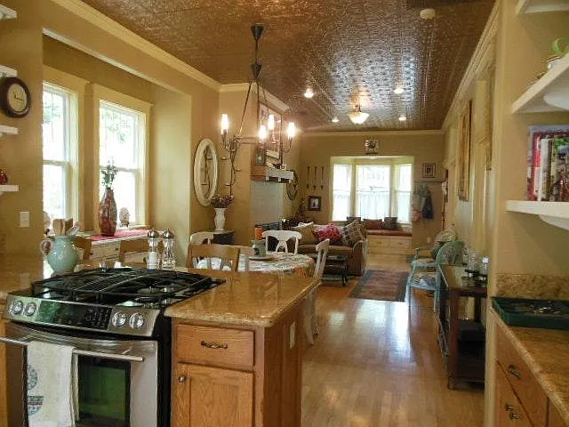Kitchen cook top