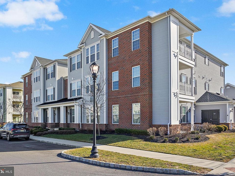 1st image of 40 Foulkes Ln APT 11
