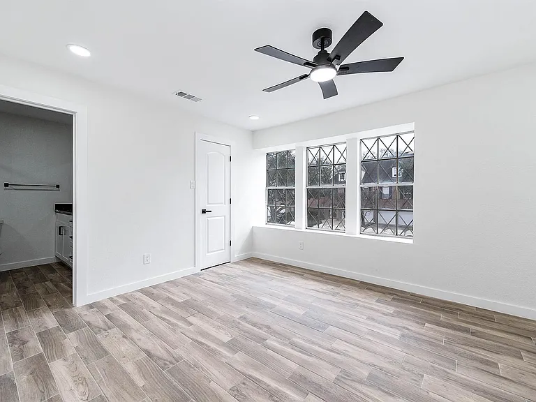 5532 Beverly Hill St #1 — Photo 9