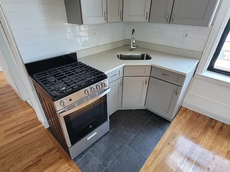 2080-2090 Grand Concourse #47B — Photo 5
