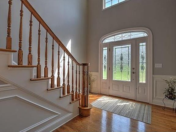 3rd image of 221 Pawnee Ct