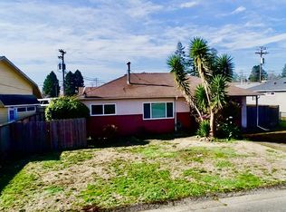 403 Linden Ln, Brookings, OR 97415