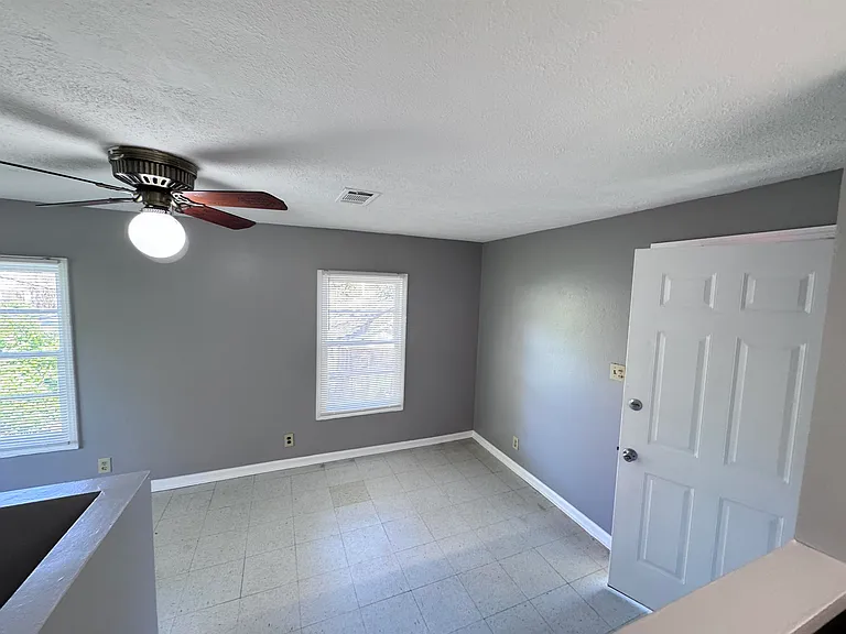 817 N Forest Dr — Photo 3