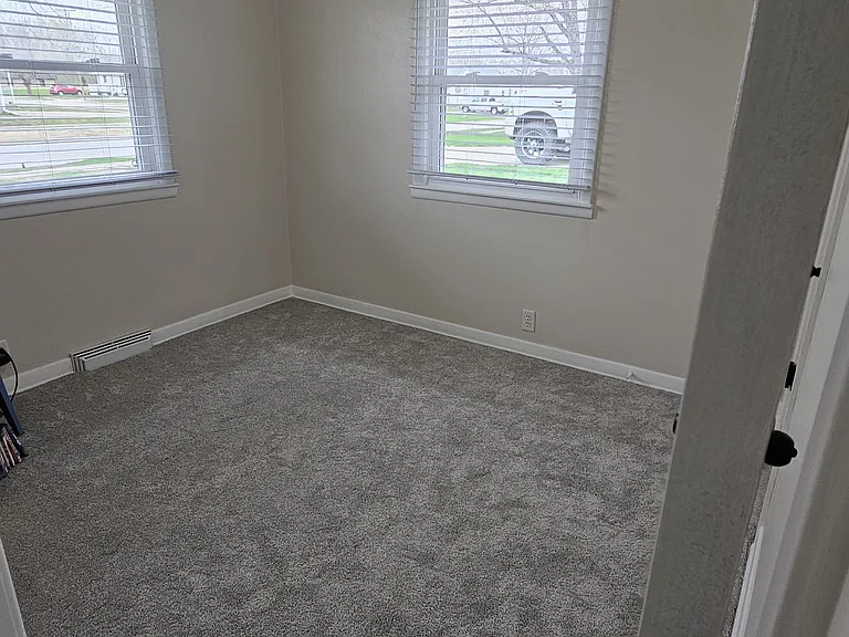 509 Cottage St — Photo 2