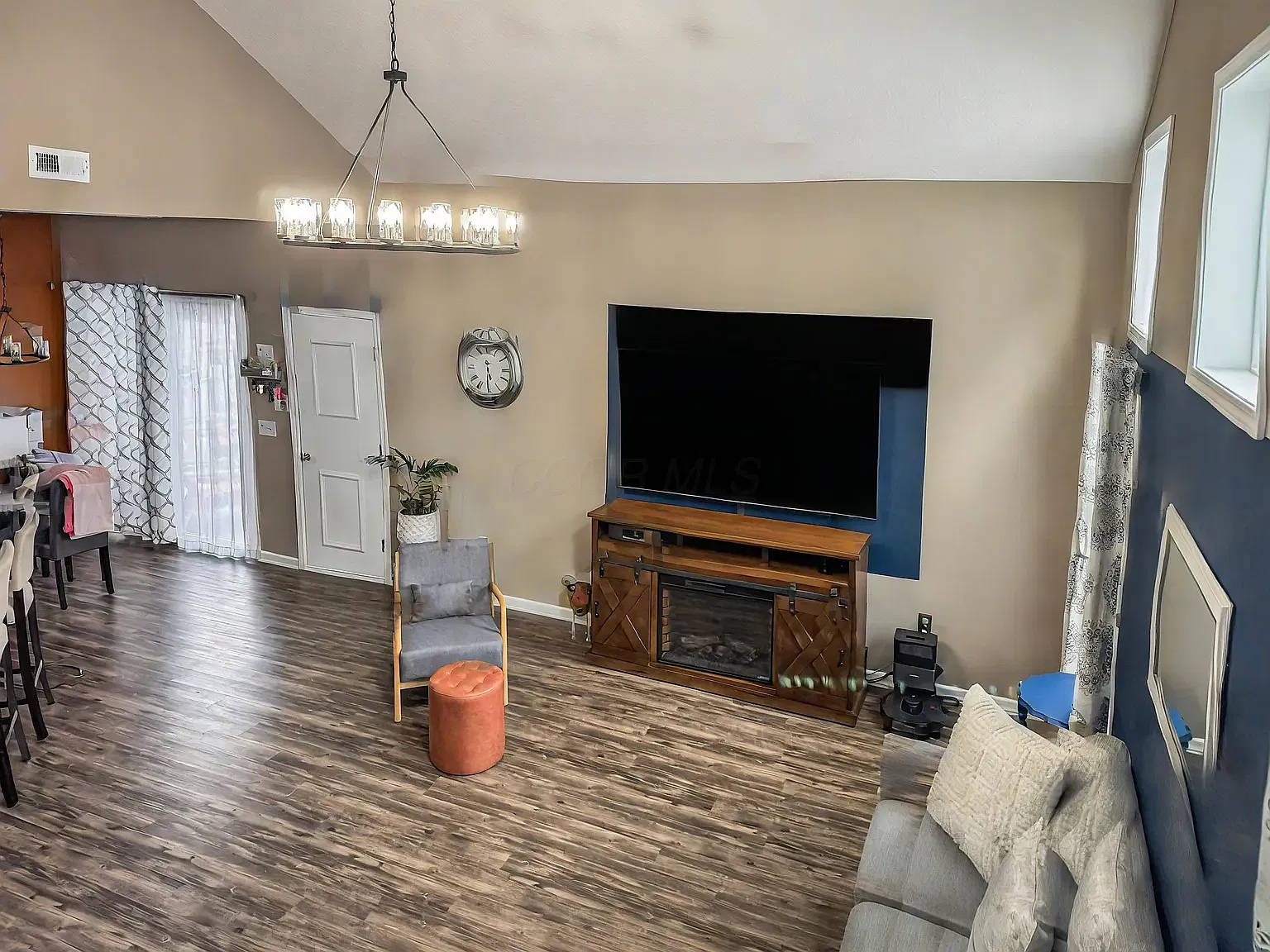 3 bed, 2.5 bath, 1884 sqft, $2,850 — Photo 4