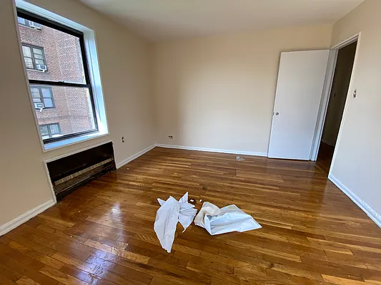 Rented by Queens Apartments Realty LLC | media 24