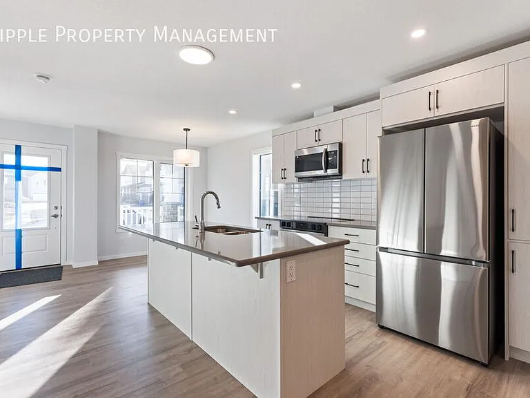 1055 Southwinds Grn SW — Photo 2
