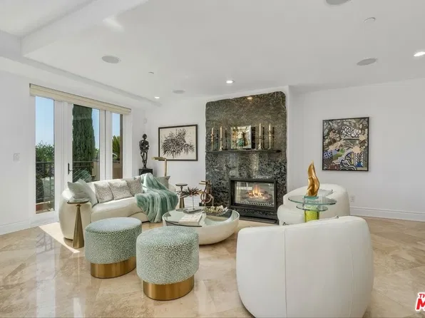 137 S Spalding Dr Unit 401, Beverly Hills, CA 90212