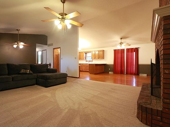 3rd image of 4619 Leandra Ln