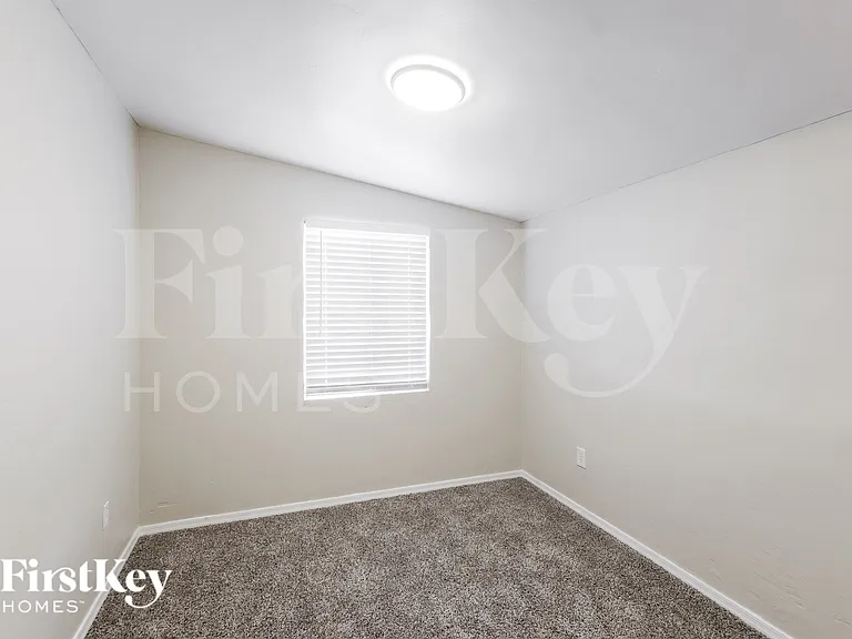 1124 W Cinnabar Ave — Photo 15