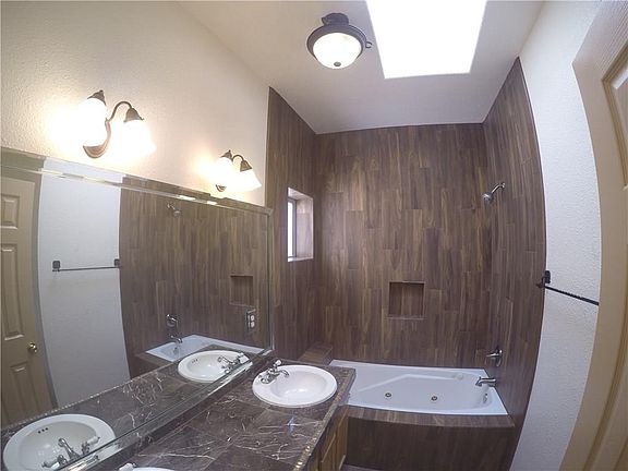5th image of 533 Shadow Willow Dr