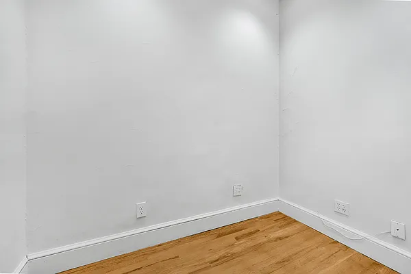 Rented by Charney Real Estate LLC | media 6