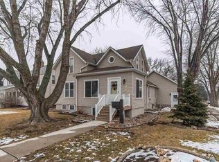 402 W 4th St, Canton, SD 57013