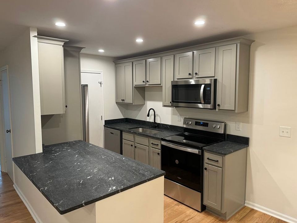 1st image of 1124 Cherokee Rd #14