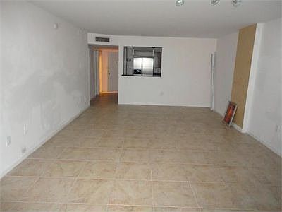 4th image of 2801 NE 183rd St APT 2011W