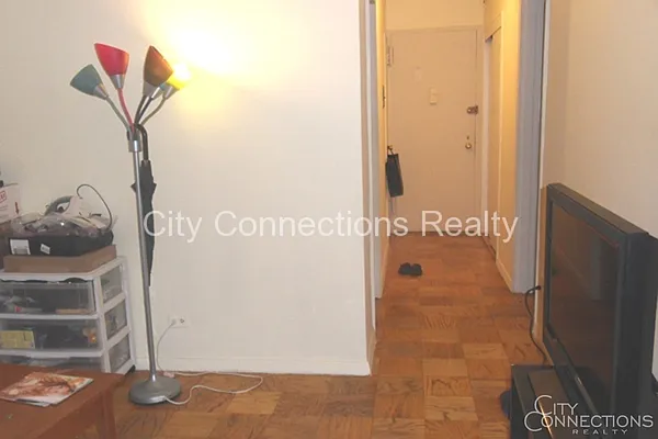 Rented by City Connections Realty | media 25