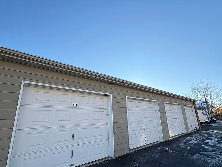 7930 E Kingsmead Dr #E — Photo 4