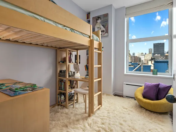 257 West 17th Street image 10 of 15