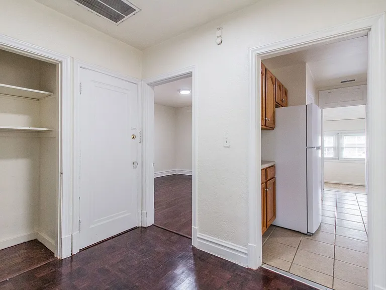 (287) 7120 Dartmouth Ave — Photo 7