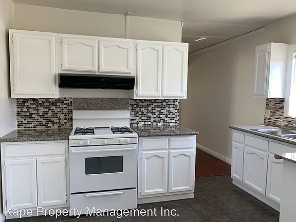 5th image of 317 N Burlington Ave APT 6
