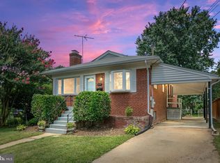 6059 20th St N, Arlington, VA 22205