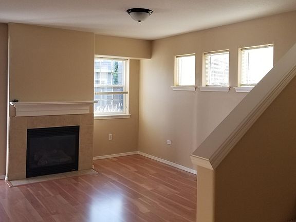3rd image of 13616 Gaffney Ln