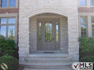 3787 Coachwood Ln, Rochester Hills, MI 48309