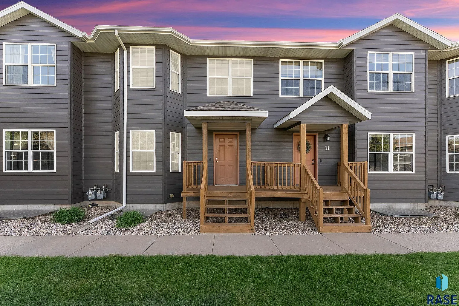 3 bed, 1684 sqft, $1,950 — Photo 1