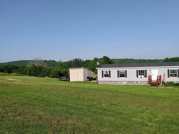 18 Riverside Ter, Sidney, ME 04330