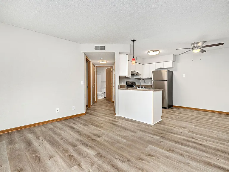 Oak Ridge Park Apartments — Photo 16