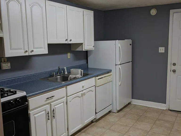Cozy 2 Bedroom Apartment with Backyard Patio and Central Air Conditioning in South Side, Pittsbur... — Photo 17