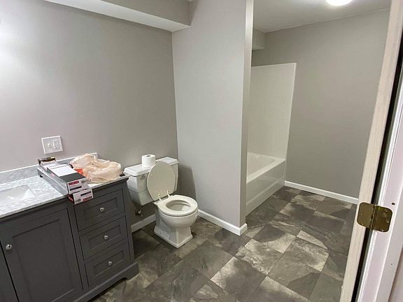 2nd image of 608 Boeckman Dr