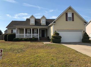 5916 Blue Sky Ln, Hope Mills, NC 28348